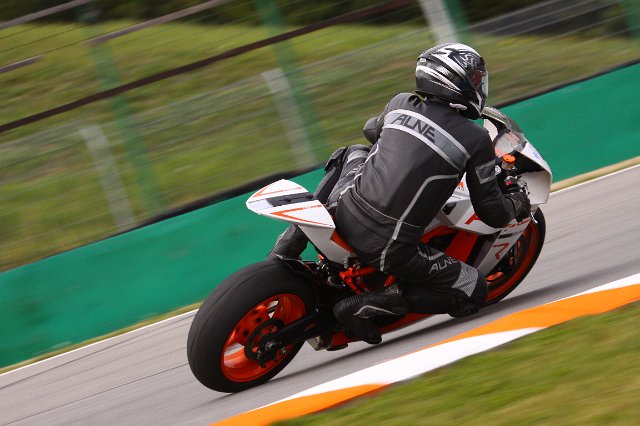 0704-0924MU3-001_704