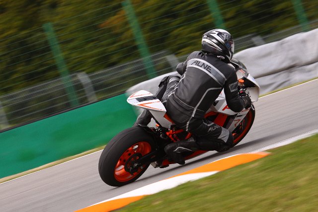 0704-0924MU3-002_704