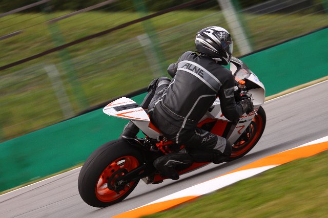 0704-0924MU3-004_704