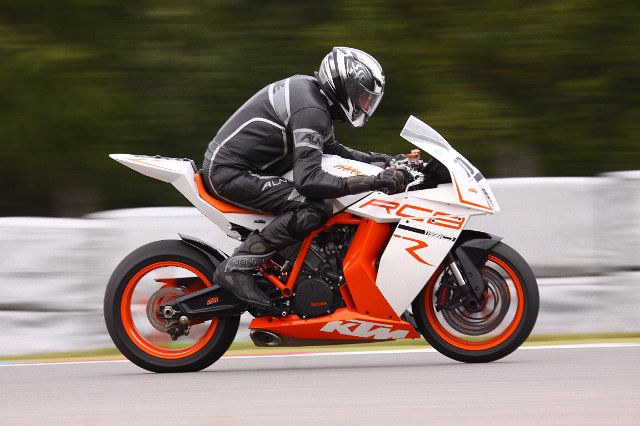 0704-0924MU3-007_704