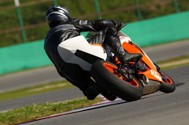 0704-0925MU1-007_704